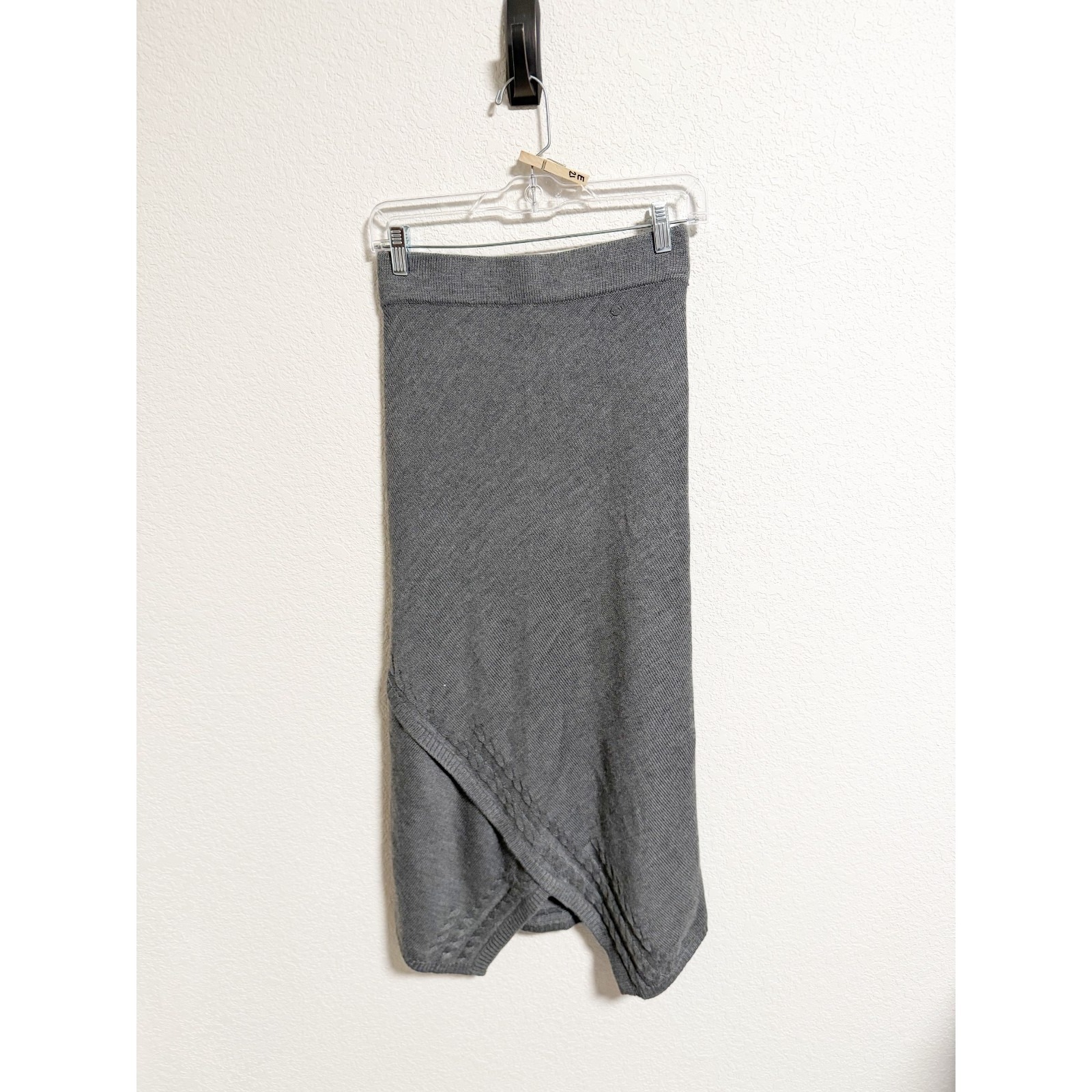 Scalpers Asy Crossed Scrub Cable Knit Skirt Crossover Hem Grey Melange Size Xs — image 5 of 8